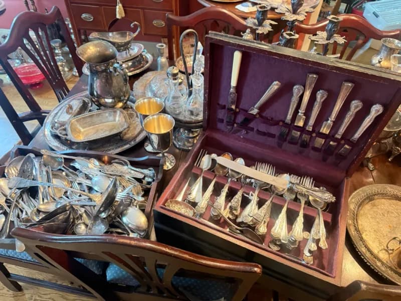 Reed & Barton Francis I–style silver flatware and serving-piece collection in fitted case